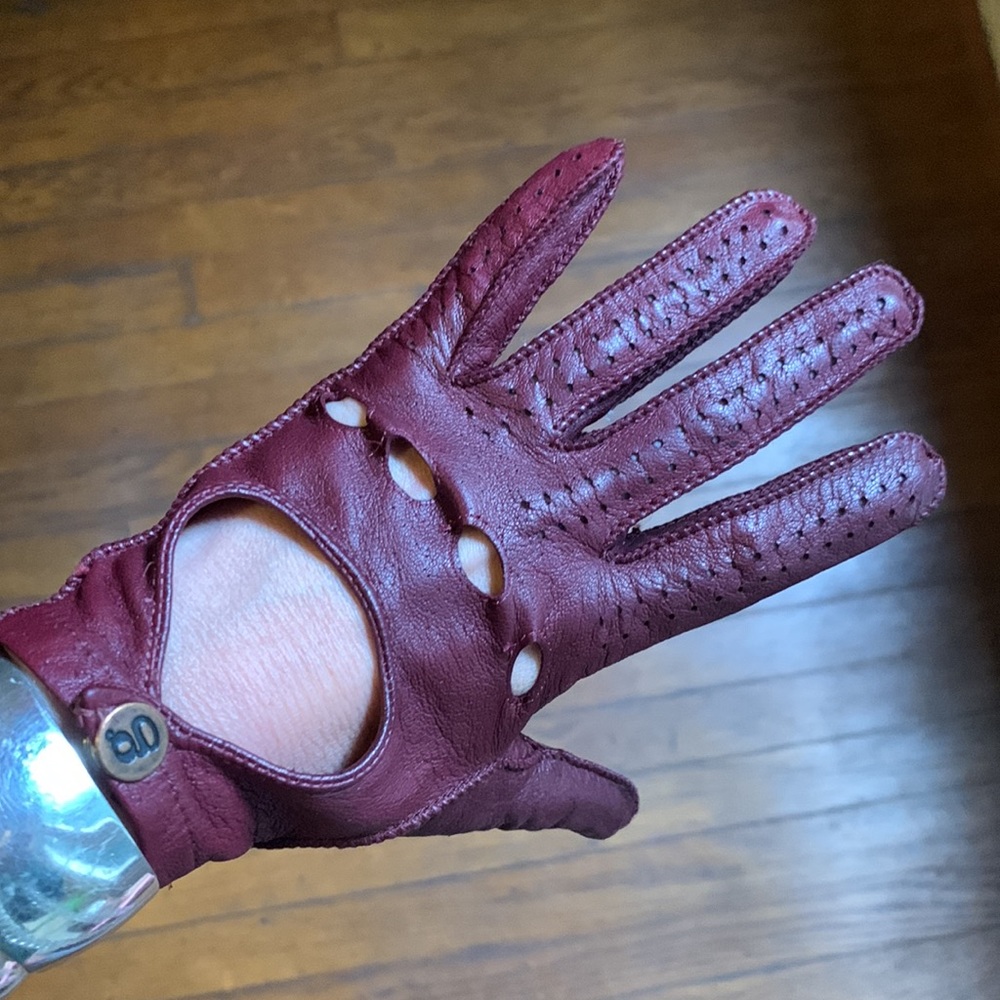 ✨🫶🏽Beautiful burgundy leather driving gloves🫶🏽✨